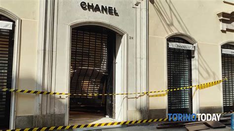 negozio chanel torino orari